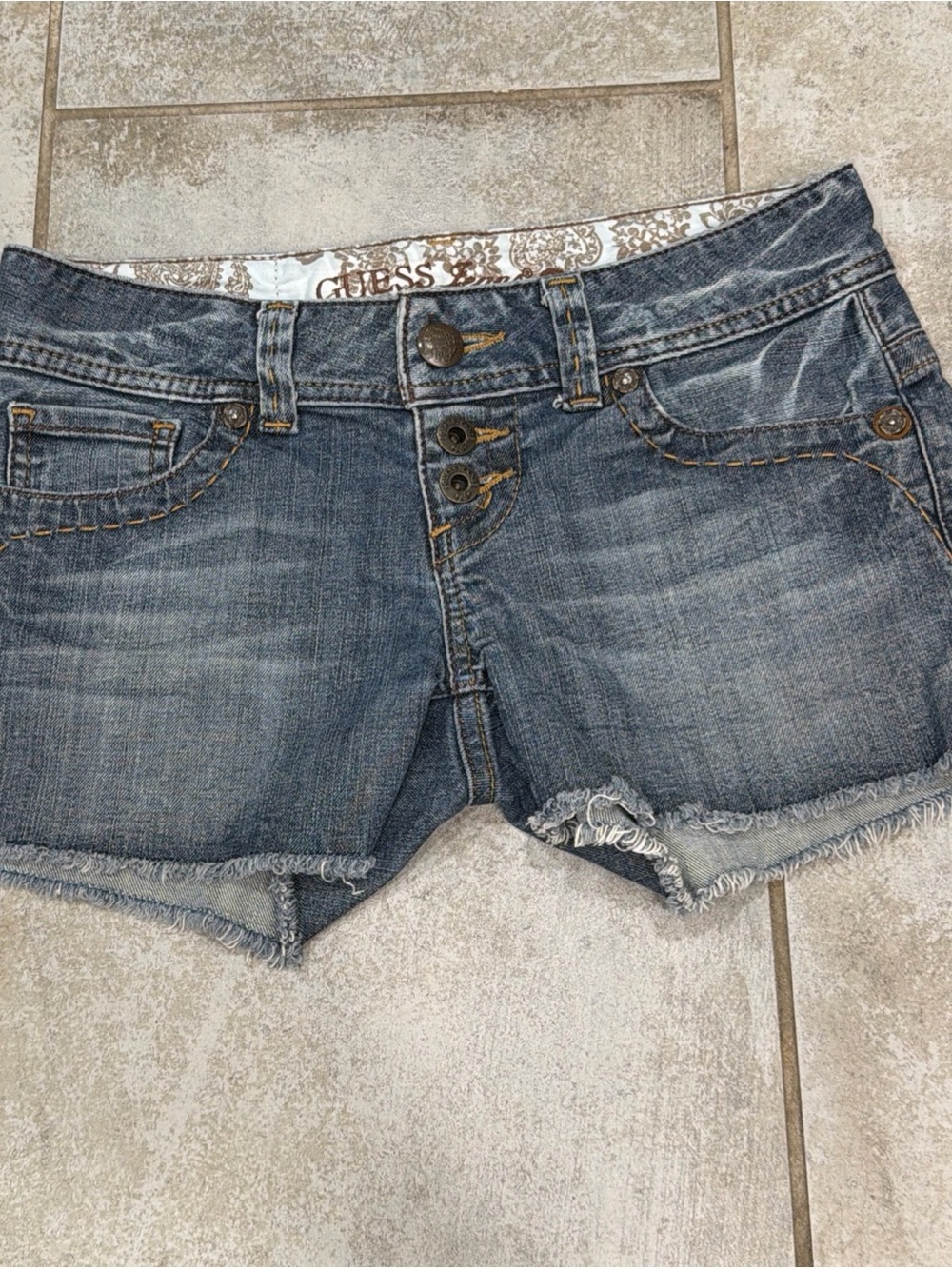 Guess Y2K Distressed Dark Wash Denim Mini Shorts Size 26 Zippers Frayed